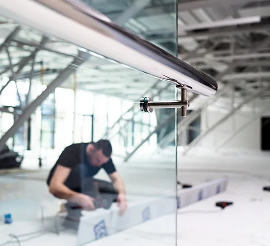 Spring Hill, FL highly skilled glass repair technicians